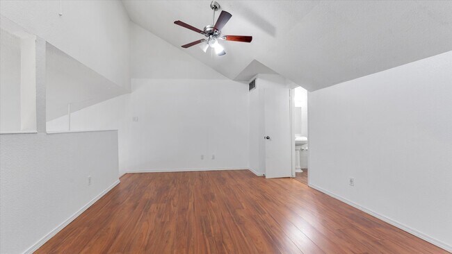 Building Photo - 10811 Richmond Ave.