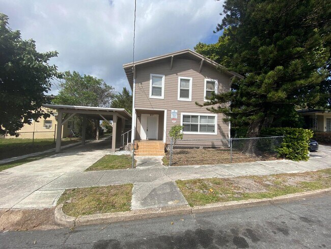 Primary Photo - 817 7th St