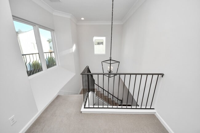 Building Photo - 1715 Maravilla Dr