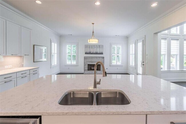 Building Photo - 829 Adler Ct