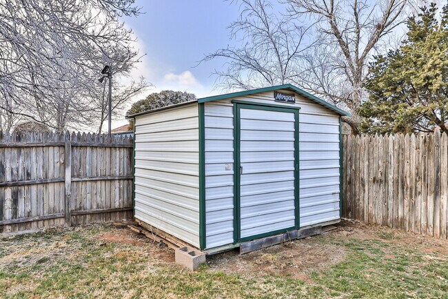 Building Photo - Stylish Finishes and a Spacious Backyard in South Lubbock
