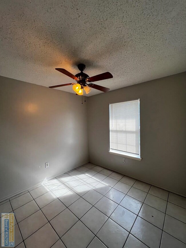 Building Photo - 2813 Capri St