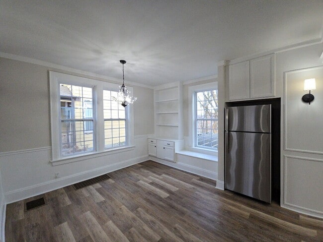 Building Photo - 310 N C St