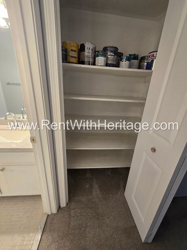 Building Photo - Gorgeous 2 bd/ 2bath Buckhead Condo/ Metic...