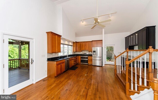 Building Photo - 628 Tazewell Rd NW