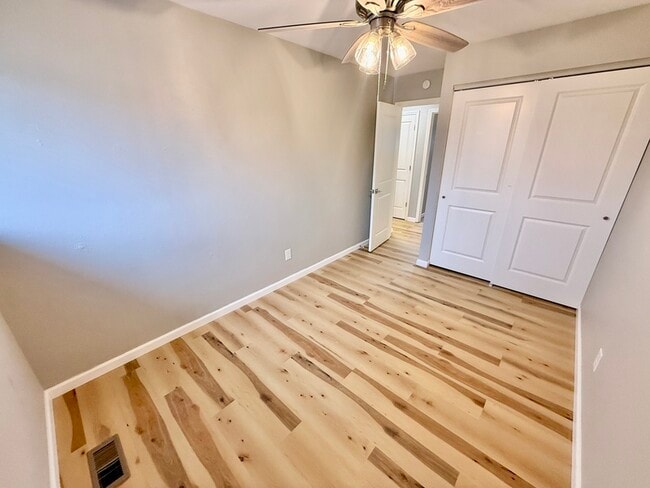 Building Photo - 204 W Wesley Dr