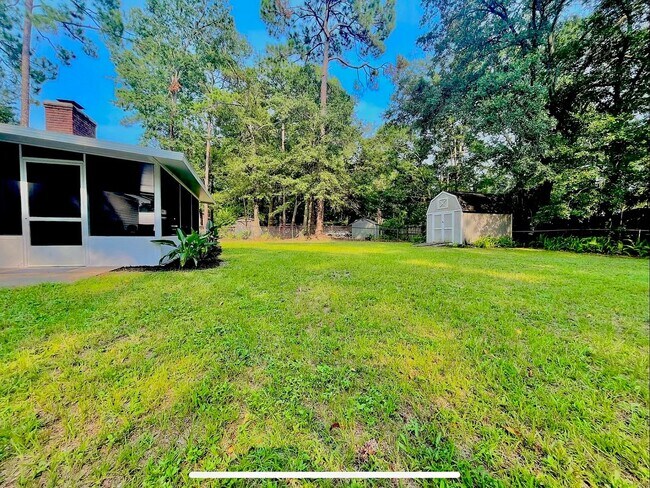 Building Photo - 114 N Palm Dr