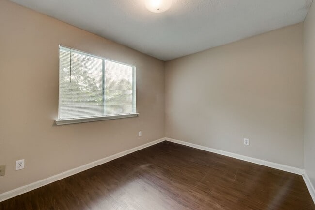 Building Photo - 8342 Fuqua Gardens Dr