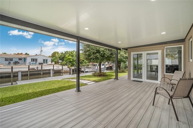 Building Photo - 1931 SW 22nd Ave