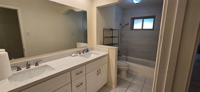 Building Photo - 6910 Krause Dr