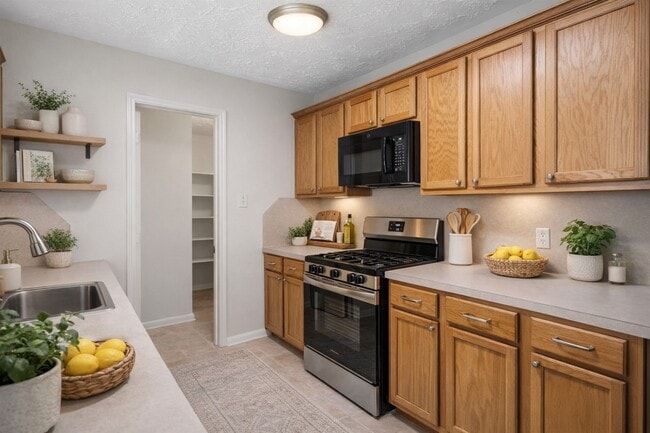 Building Photo - 8051 Bay Branch Dr