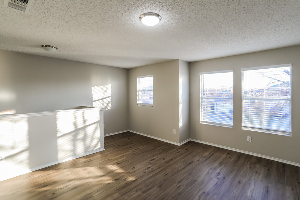 Building Photo - 16101 Hollyhill Ct
