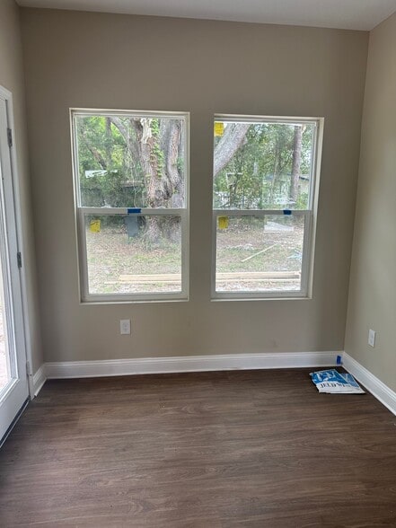 Building Photo - 2247 Parkin Rd