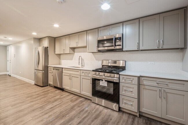 Building Photo - 5038 S St Lawrence Ave