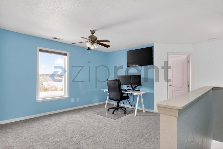 Building Photo - 504 Zander Woods Ct