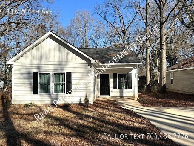 Primary Photo - Recent construction with new appliances an...