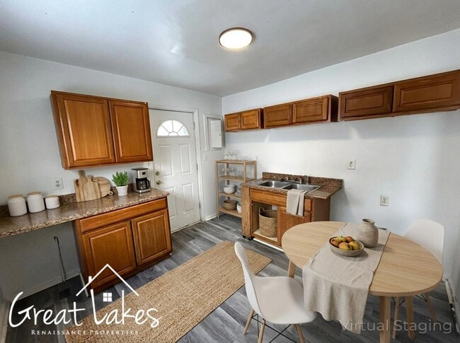 Building Photo - Lovely 3 Bedroom 1 Bathroom now available for rent