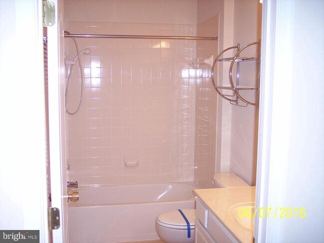 Building Photo - 731 Chevington Ct
