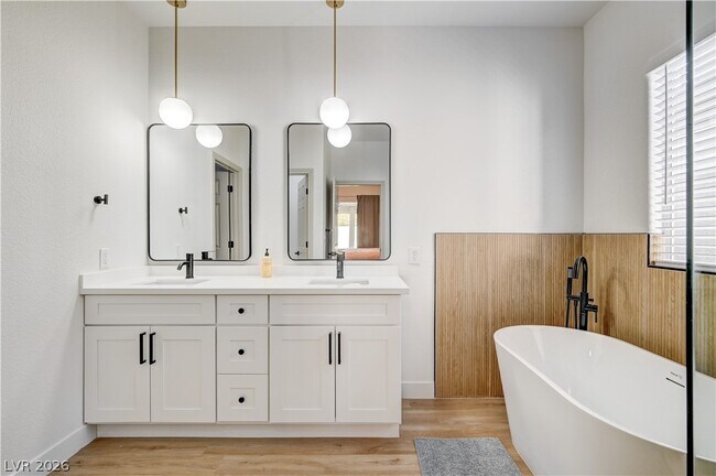 Building Photo - 3236 Rushing Waters Pl