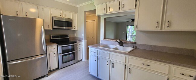 Building Photo - 600 Domenico Cir