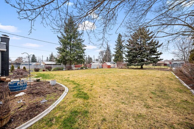 Building Photo - Great Location! - 3 Bedroom Valley Home!