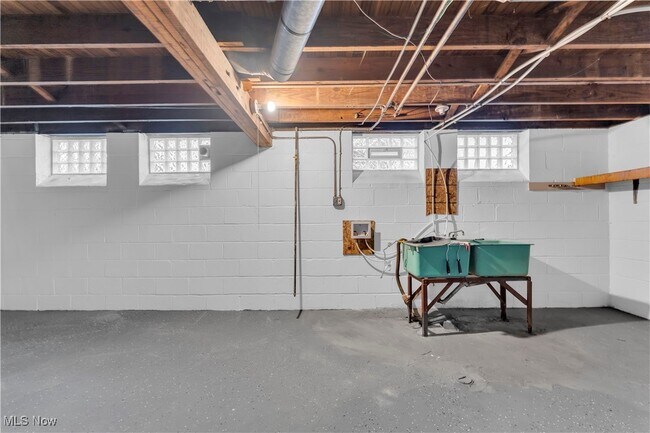 Building Photo - 5255 E 115th St