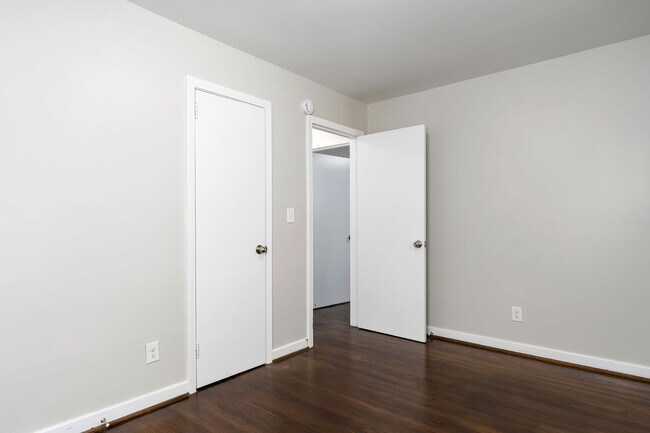 Building Photo - 1236 Oakwood St