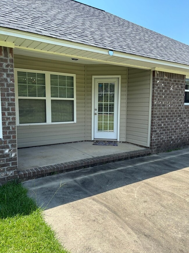 Building Photo - 531 Waterlily Dr