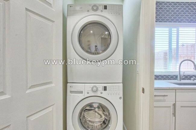 Building Photo - ADU   1 Bed, 1 Bath Unit in Well Established Neighborhood Near Silver Star Elementary