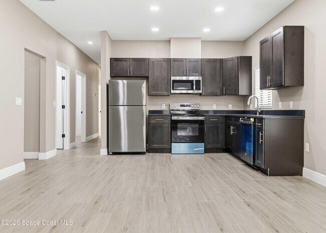 Building Photo - 1649 Belem St SE