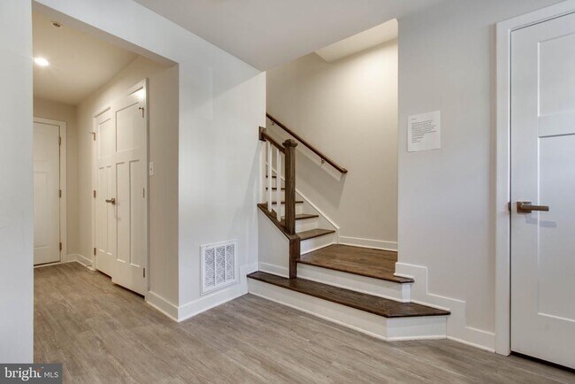 Building Photo - 149 Lyons Crk Dr