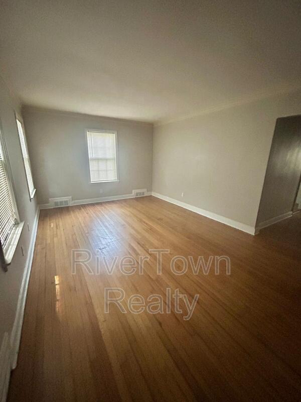 Building Photo - 3570 Poplar Ave