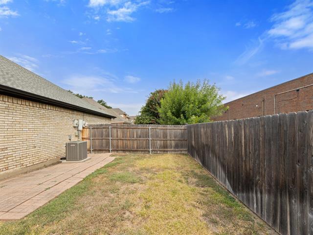 Building Photo - 6504 Lago Vista Dr