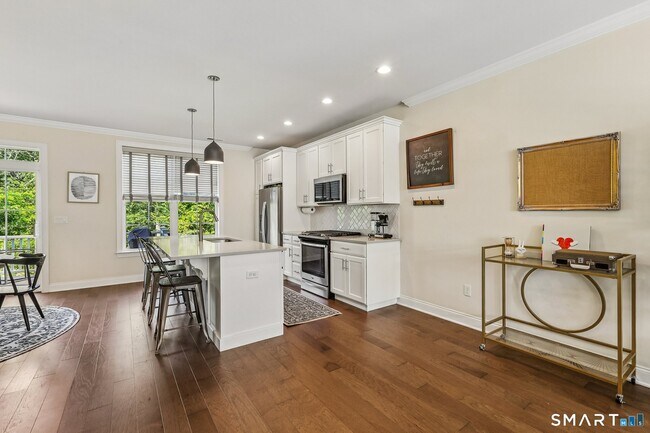 Building Photo - 21 Brentwood Cir