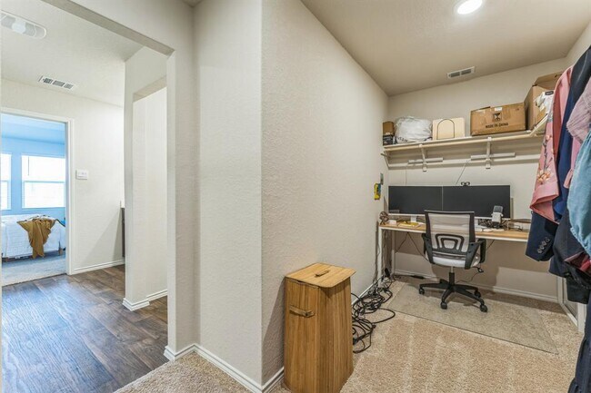 Building Photo - 821 Bahia Pl