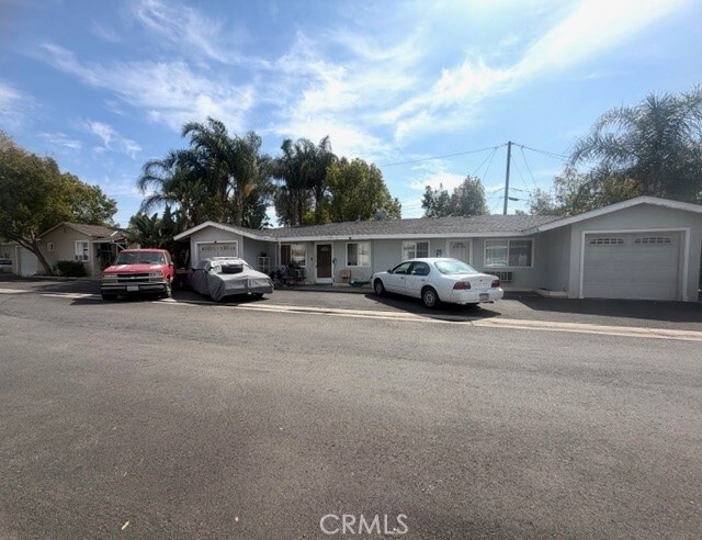 Building Photo - 10553 Poplar St