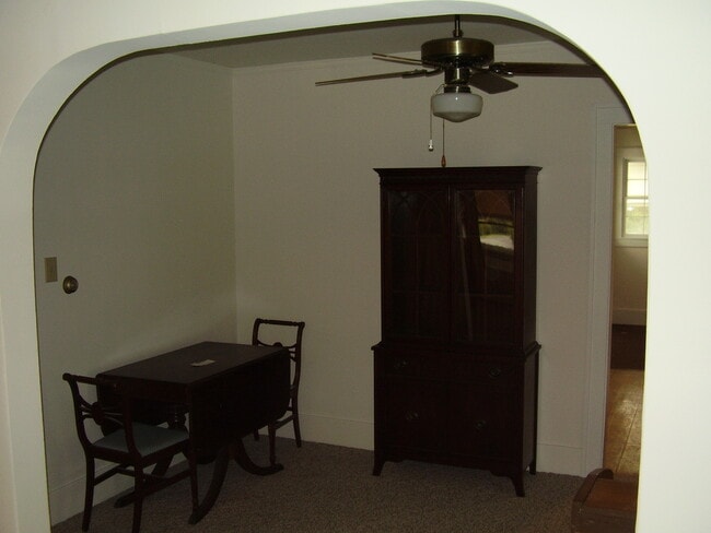 Building Photo - Great Location close to Clark Park!
