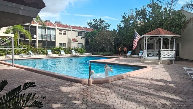 Building Photo - 5214 NE 6th Ave