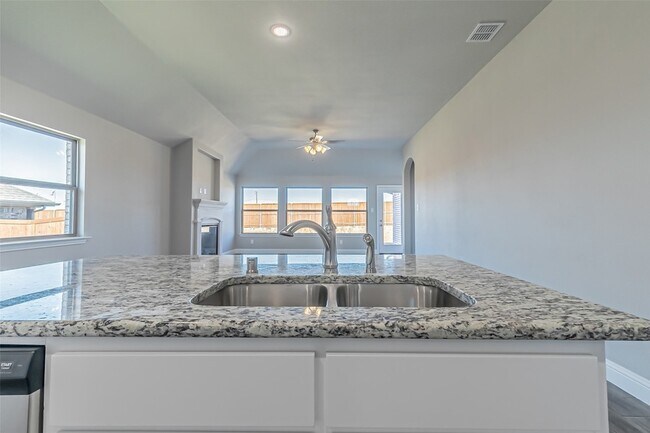Building Photo - 422 Oleander Dr