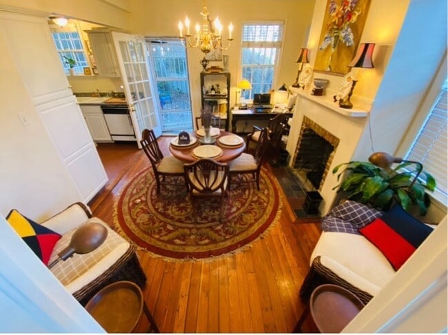 Building Photo - 415 Price St