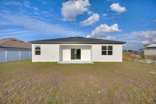Building Photo - 361 Begonia Ct