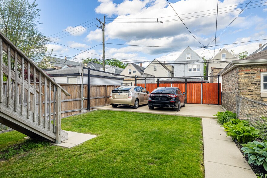 Building Photo - 3033 N Monticello Ave