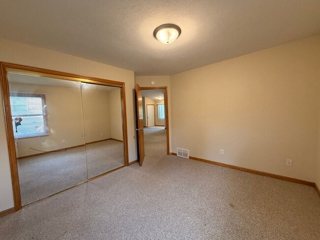 Building Photo - 2306 Breton Rd SE