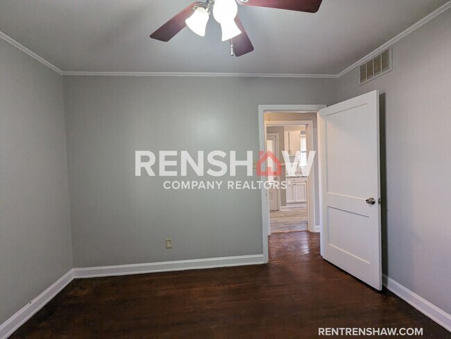 Building Photo - Duplex unit in Desirable Hedgemoor Neighbo...