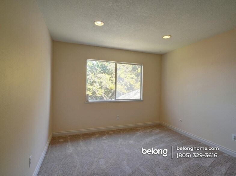 Building Photo - 1750 Prefumo Canyon Rd