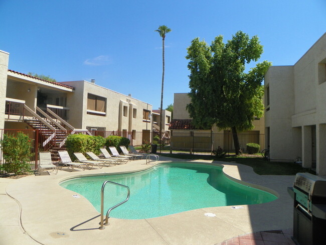 Building Photo - 2 Bedroom condo -w/d- Old Town Scottsdale/...