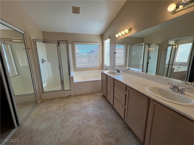 Building Photo - 4429 Rockaway Beach St