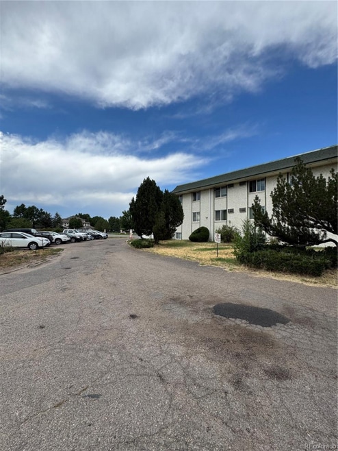 Building Photo - 8822 E Florida Ave