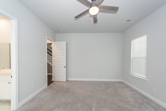 Building Photo - 214 Narrowleaf Ave