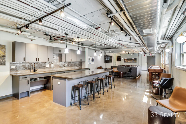 Building Photo - 551 N Ridge-105